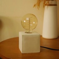 مصباح طاولة أسمنت CUBE