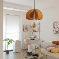 قلادة خشبية على شكل فطيرة