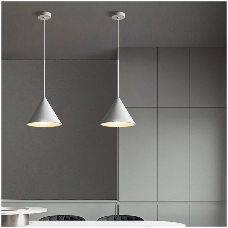 مصباح معلق على شكل ماكرون بسيط