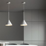 مصباح معلق على شكل ماكرون بسيط