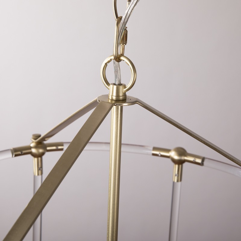 بساطتها قلادة ضوء قفص