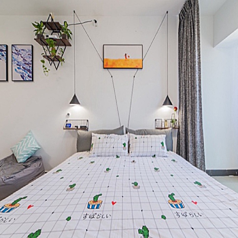 COBWEB ضوء قلادة مخروطية