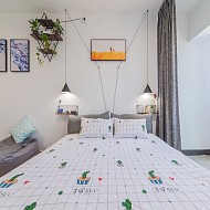 COBWEB ضوء قلادة مخروطية