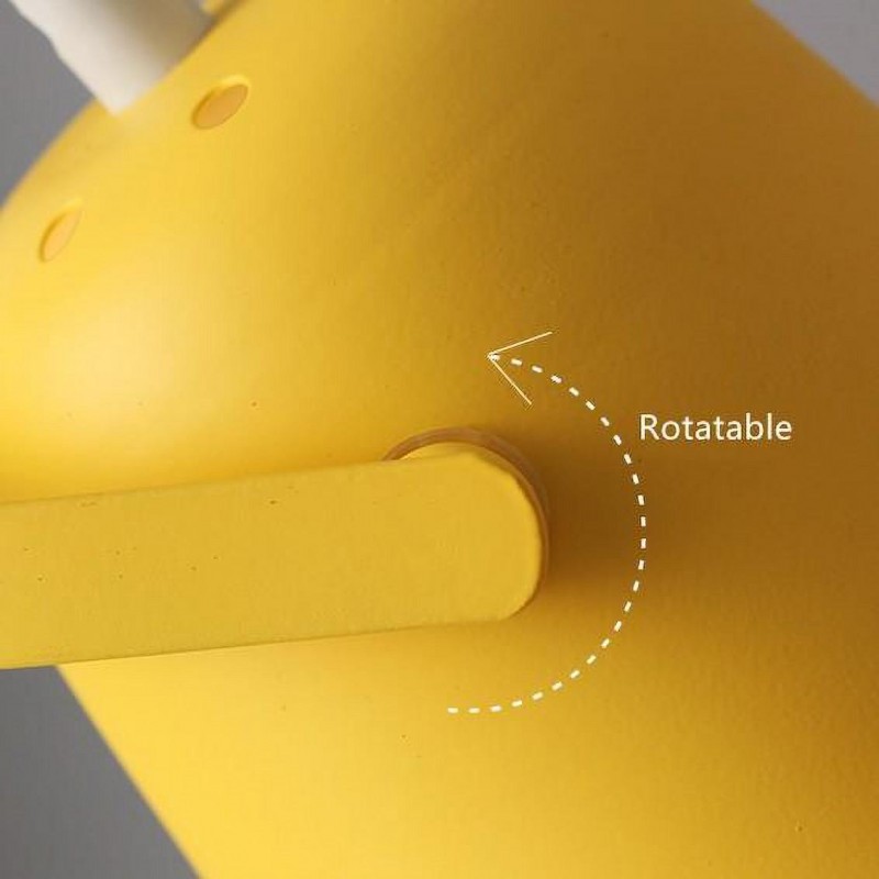 مصباح طاولة مفعم بالحيوية