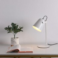 مصباح طاولة مفعم بالحيوية