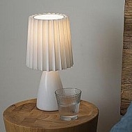 مصباح طاولة كريم