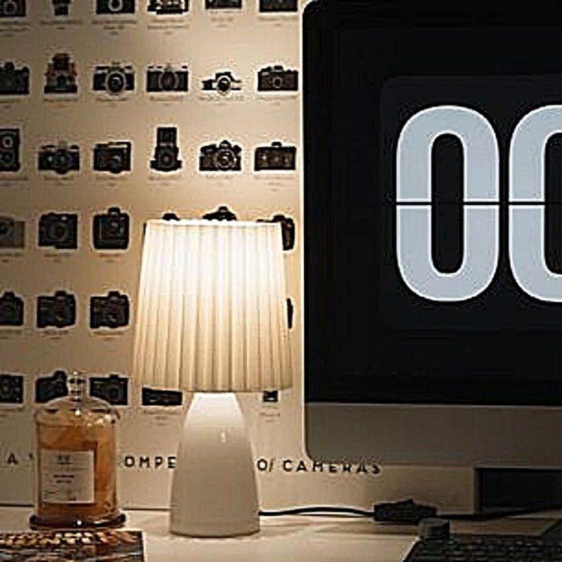 مصباح طاولة كريم