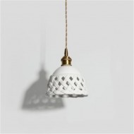 ضوء قلادة السيراميك المخرم