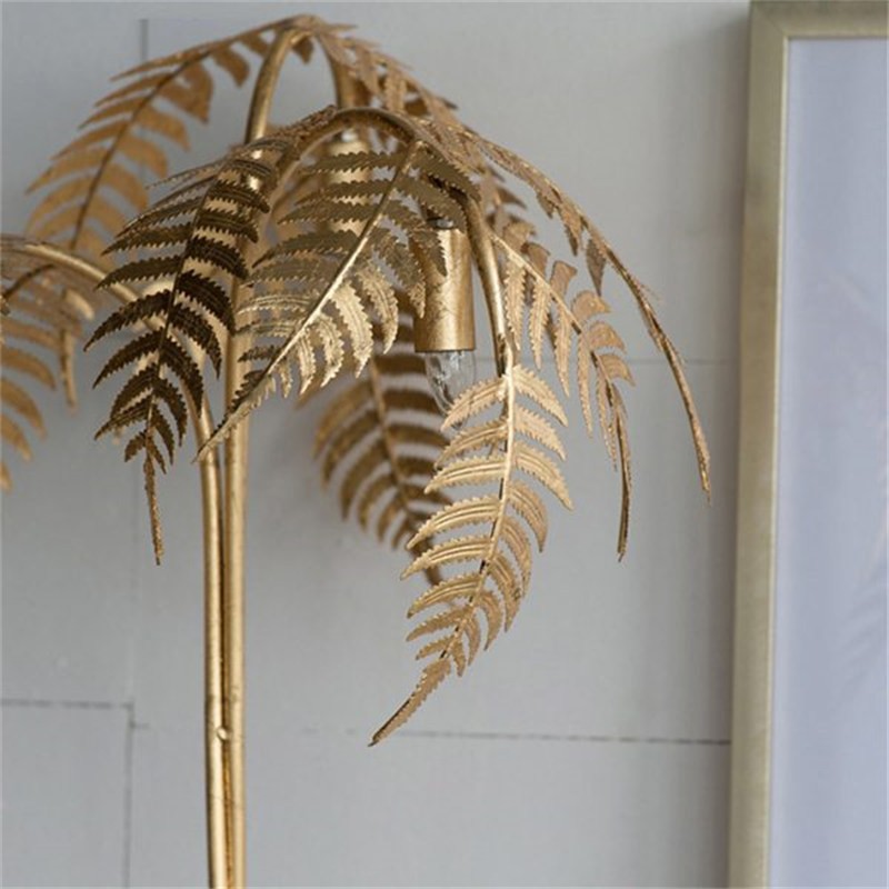 ضوء الجدول شجرة النخيل