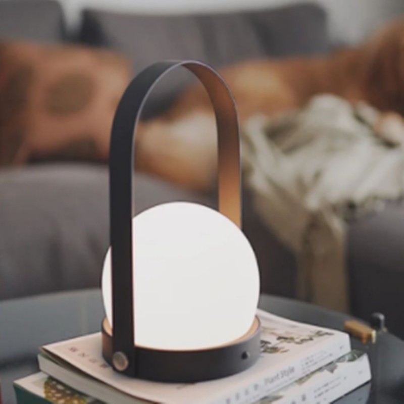 مصباح طاولة سلة محمول باليد